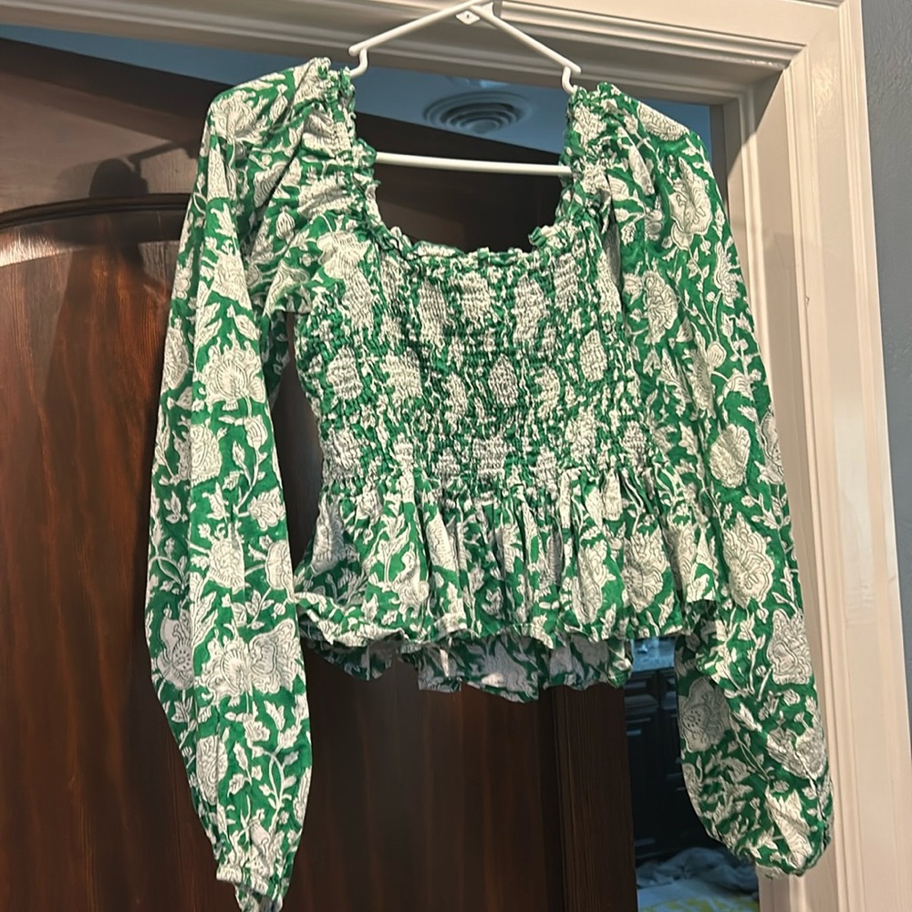Mille Green Blouson Sleeve Smocked Crop top
